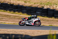 anglesey-no-limits-trackday;anglesey-photographs;anglesey-trackday-photographs;enduro-digital-images;event-digital-images;eventdigitalimages;no-limits-trackdays;peter-wileman-photography;racing-digital-images;trac-mon;trackday-digital-images;trackday-photos;ty-croes